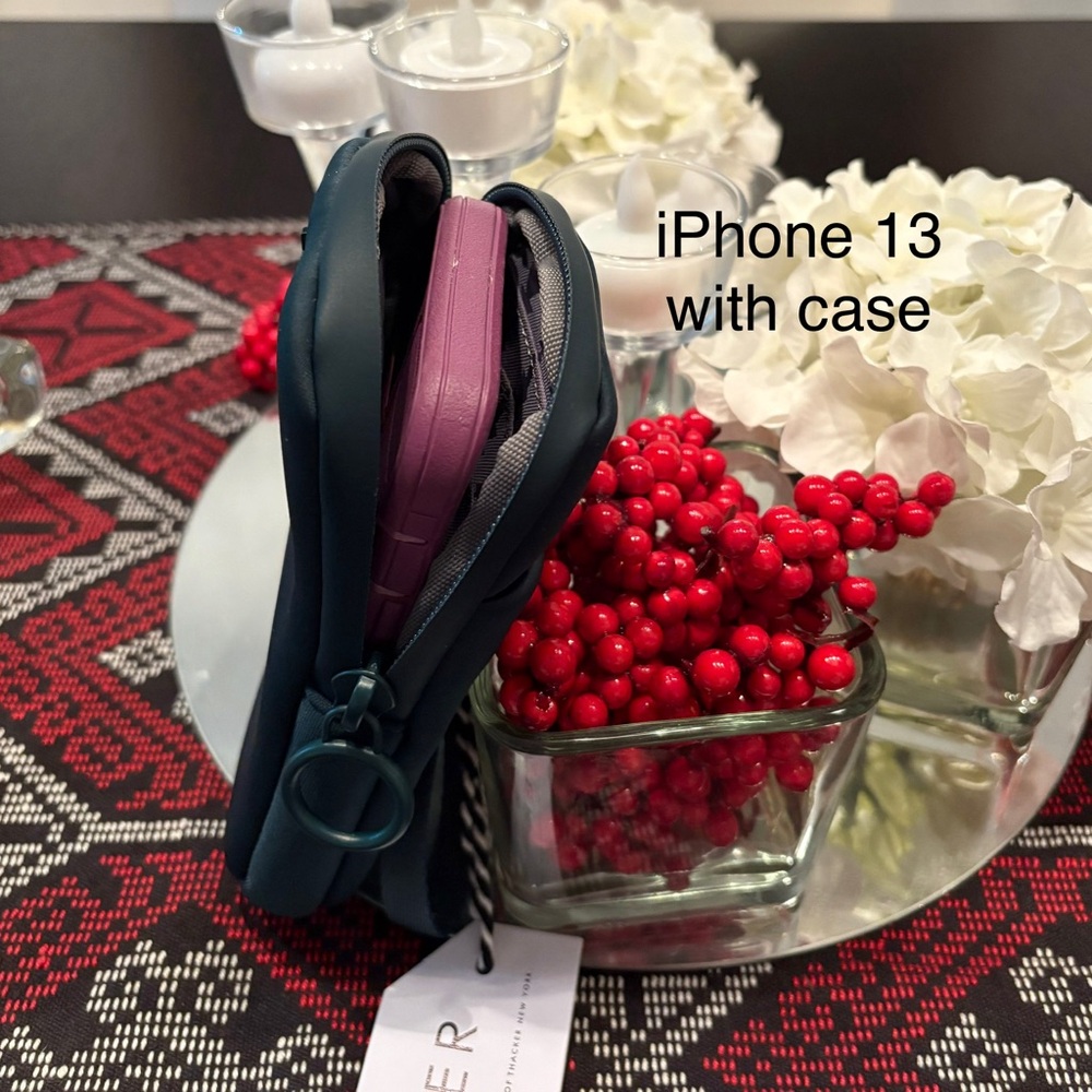 Thacker Phone Wallet - Picture 7 of 8